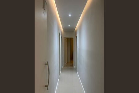 Corredor de apartamento para alugar com 3 quartos, 108m² em Ingá, Niterói