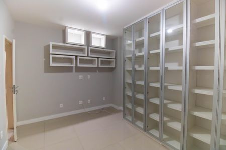 Apartamento à venda com 108m², 3 quartos e sem vagaQuarto 3