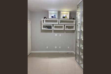 Apartamento para alugar com 108m², 3 quartos e sem vagaQuarto