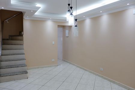 Casa para alugar com 4 quartos, 212m² em Ayrosa, Osasco