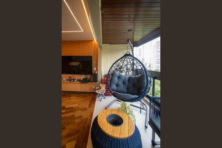 Apartamento à venda com 167m², 4 quartos e 4 vagas Apartamento à venda com 167m², 4 quartos e 4 vagasVaranda