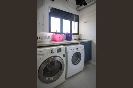 Apartamento à venda com 167m², 4 quartos e 4 vagas Apartamento à venda com 167m², 4 quartos e 4 vagasÁrea de Serviço