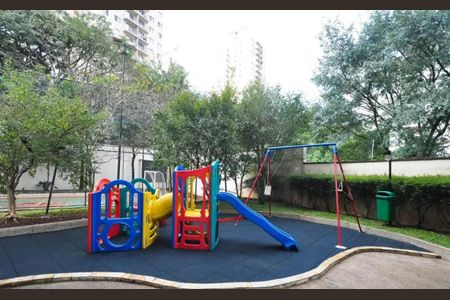 Apartamento à venda com 167m², 4 quartos e 4 vagas Apartamento à venda com 167m², 4 quartos e 4 vagasÁrea comum - Playground