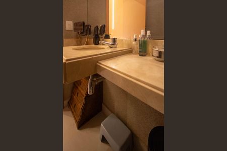 Apartamento à venda com 167m², 4 quartos e 4 vagas Apartamento à venda com 167m², 4 quartos e 4 vagasLavabo