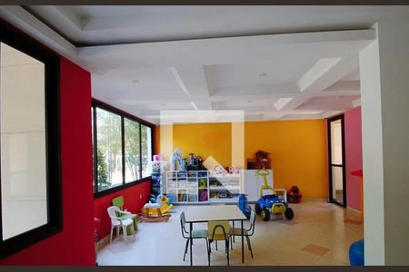 Apartamento à venda com 167m², 4 quartos e 4 vagas Apartamento à venda com 167m², 4 quartos e 4 vagasBrinquedoteca