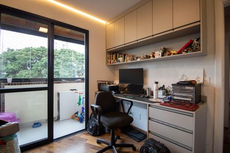 Apartamento à venda com 167m², 4 quartos e 4 vagas Apartamento à venda com 167m², 4 quartos e 4 vagasQuarto 1