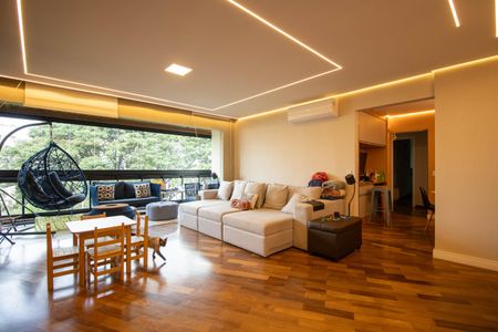 Apartamento à venda com 167m², 4 quartos e 4 vagas Apartamento à venda com 167m², 4 quartos e 4 vagasSala