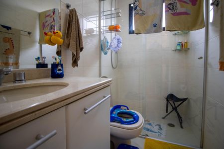 Apartamento à venda com 167m², 4 quartos e 4 vagas Apartamento à venda com 167m², 4 quartos e 4 vagasBanheiro