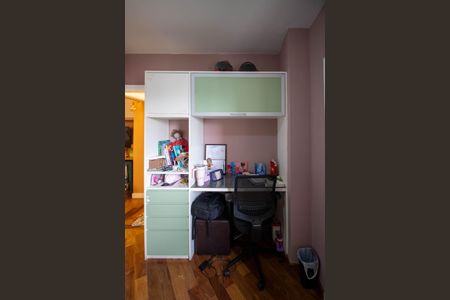 Apartamento à venda com 167m², 4 quartos e 4 vagas Apartamento à venda com 167m², 4 quartos e 4 vagasSuíte 1