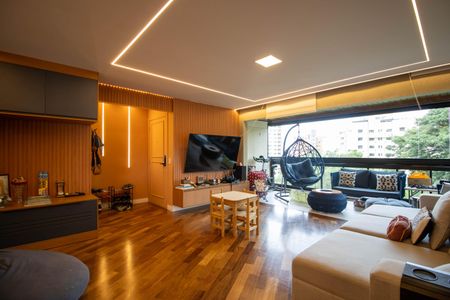 Apartamento à venda com 167m², 4 quartos e 4 vagas Apartamento à venda com 167m², 4 quartos e 4 vagasSala