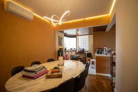 Apartamento à venda com 167m², 4 quartos e 4 vagas Apartamento à venda com 167m², 4 quartos e 4 vagasSala Churrasqueira privativa