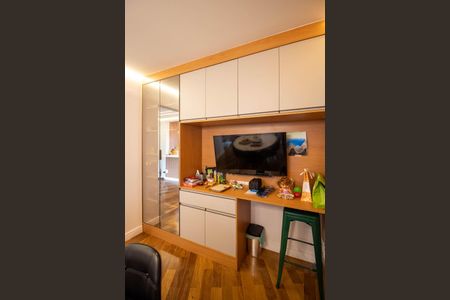 Apartamento à venda com 167m², 4 quartos e 4 vagas Apartamento à venda com 167m², 4 quartos e 4 vagasSala Churrasqueira privativa