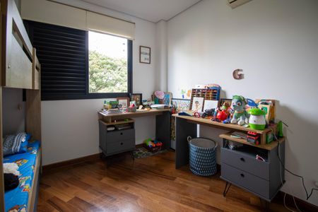 Apartamento à venda com 167m², 4 quartos e 4 vagas Apartamento à venda com 167m², 4 quartos e 4 vagas Quarto 2