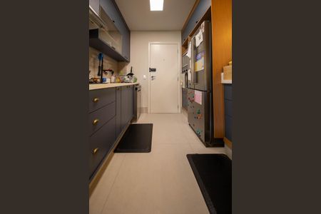 Apartamento à venda com 167m², 4 quartos e 4 vagas Apartamento à venda com 167m², 4 quartos e 4 vagasCozinha