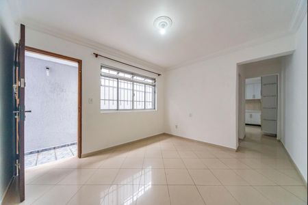 Casa à venda com 90m², 3 quartos e 2 vagasSala