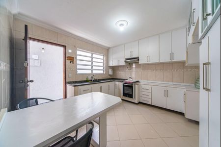 Casa à venda com 90m², 3 quartos e 2 vagasCozinha 