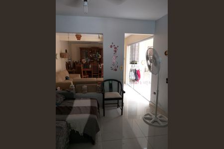 Foto 18 de casa à venda com 3 quartos, 200m² em Vila Emir, São Paulo