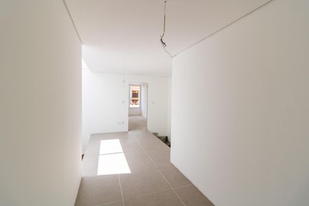 Casa à venda com 180m², 3 quartos e 2 vagasCorredor