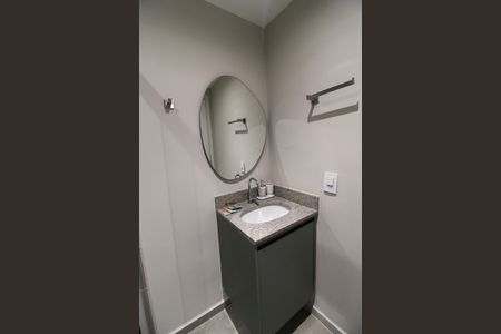 Banheiro de apartamento para alugar com 1 quarto, 26m² em Butantã, São Paulo