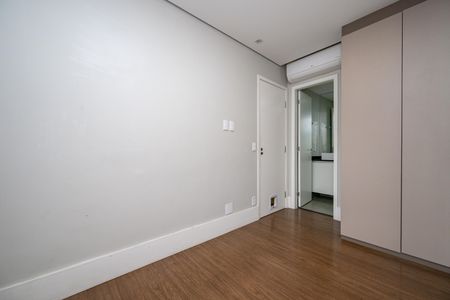 Apartamento à venda com 89m², 2 quartos e 2 vagas Apartamento à venda com 89m², 2 quartos e 2 vagasSuíte