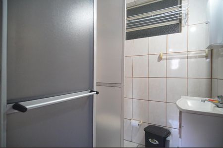 Banheiro de kitnet/studio para alugar com 1 quarto, 32m² em Centro, São Leopoldo