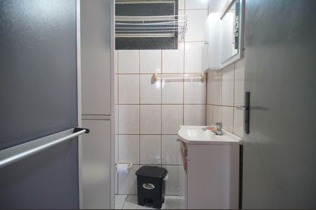 Banheiro de kitnet/studio para alugar com 1 quarto, 32m² em Centro, São Leopoldo