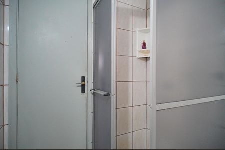 Banheiro de kitnet/studio para alugar com 1 quarto, 32m² em Centro, São Leopoldo