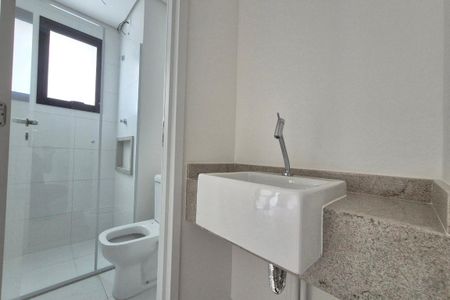 Lavabo de apartamento para alugar com 1 quarto, 46m² em Centro, Campinas