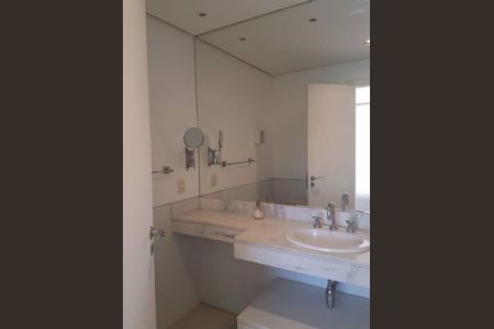 Apartamento à venda com 97m², 2 quartos e 2 vagas Apartamento à venda com 97m², 2 quartos e 2 vagasBanheiro