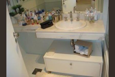 Apartamento à venda com 97m², 2 quartos e 2 vagas Apartamento à venda com 97m², 2 quartos e 2 vagasBanheiro