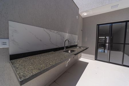 Casa à venda com 115m², 3 quartos e 2 vagasÁrea de Serviço / Quintal