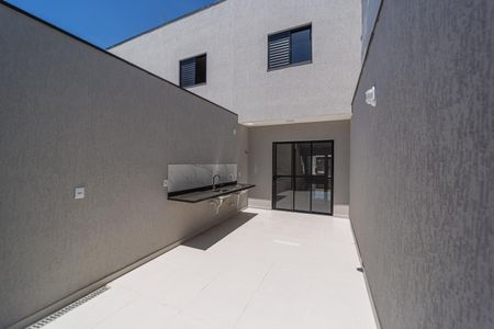Casa à venda com 115m², 3 quartos e 2 vagasÁrea de Serviço / Quintal