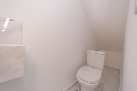 Casa à venda com 115m², 3 quartos e 2 vagasLavabo