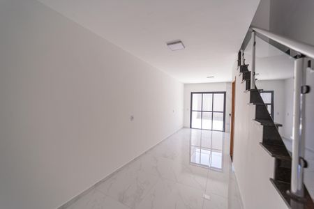 Casa à venda com 115m², 3 quartos e 2 vagasSala