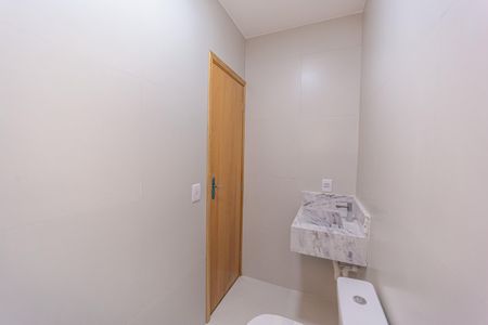 Casa à venda com 115m², 3 quartos e 2 vagasBanheiro Social
