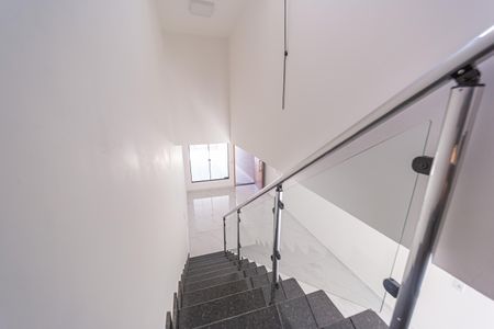 Casa à venda com 115m², 3 quartos e 2 vagasEscada