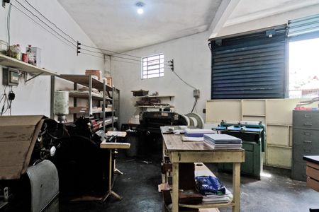 Casa à venda com 222m², 2 quartos e 2 vagas Casa à venda com 222m², 2 quartos e 2 vagasLoja 1