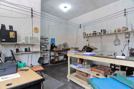 Casa à venda com 222m², 2 quartos e 2 vagas Casa à venda com 222m², 2 quartos e 2 vagasLoja 1