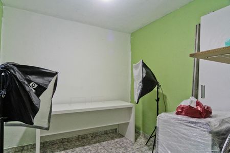 Casa à venda com 222m², 2 quartos e 2 vagas Casa à venda com 222m², 2 quartos e 2 vagasEdícula