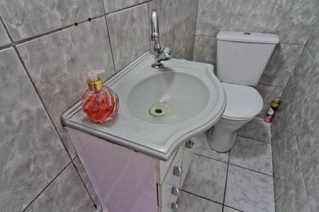 Casa à venda com 222m², 2 quartos e 2 vagas Casa à venda com 222m², 2 quartos e 2 vagasLavabo