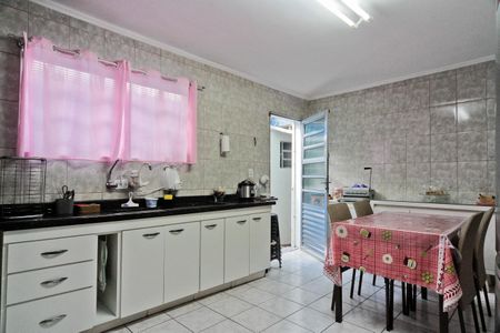 Casa à venda com 222m², 2 quartos e 2 vagas Casa à venda com 222m², 2 quartos e 2 vagasCozinha