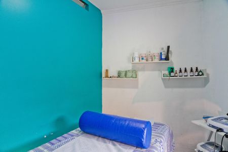 Casa à venda com 222m², 2 quartos e 2 vagas Casa à venda com 222m², 2 quartos e 2 vagasLoja 2