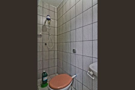 Casa à venda com 222m², 2 quartos e 2 vagas Casa à venda com 222m², 2 quartos e 2 vagasEdícula