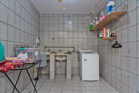 Casa à venda com 222m², 2 quartos e 2 vagas Casa à venda com 222m², 2 quartos e 2 vagasÁrea de Serviço