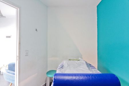 Casa à venda com 222m², 2 quartos e 2 vagas Casa à venda com 222m², 2 quartos e 2 vagasLoja 2