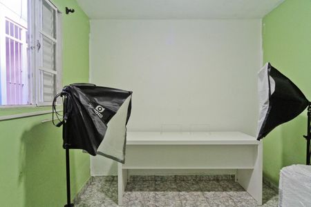 Casa à venda com 222m², 2 quartos e 2 vagas Casa à venda com 222m², 2 quartos e 2 vagasEdícula