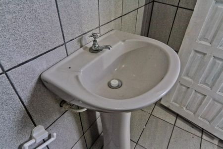 Casa à venda com 222m², 2 quartos e 2 vagas Casa à venda com 222m², 2 quartos e 2 vagasEdícula