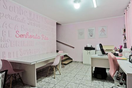 Casa à venda com 222m², 2 quartos e 2 vagas Casa à venda com 222m², 2 quartos e 2 vagasSala