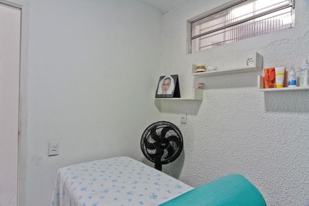 Casa à venda com 222m², 2 quartos e 2 vagas Casa à venda com 222m², 2 quartos e 2 vagasLoja 2