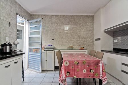 Casa à venda com 222m², 2 quartos e 2 vagas Casa à venda com 222m², 2 quartos e 2 vagasCozinha